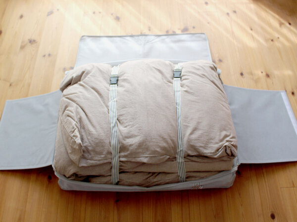 布団の衣替えをラク家事化。冬寝具スッキリ、立て置きできる布団収納ケース[PR]