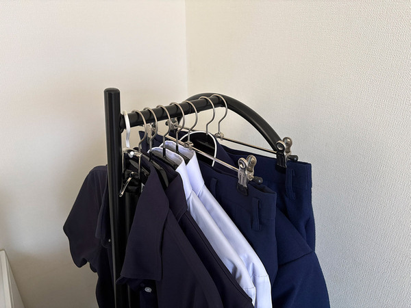 中学生の朝の身支度をスムーズに、洗練＆コンパクトなコートハンガー[PR]