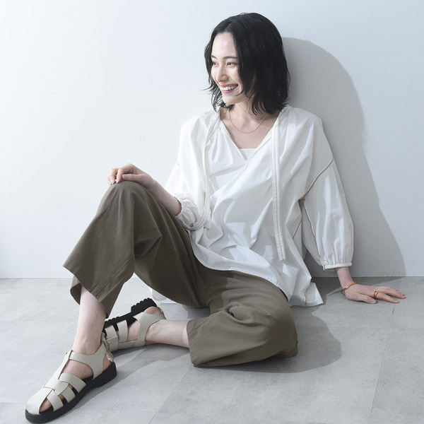 ナチュラル服を着回したい。コットンリネンでさらり快適、スタッフのイチ推し『ベイカーパンツ』[PR]