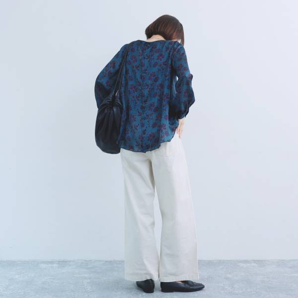 ナチュラル服を着回したい。コットンリネンでさらり快適、スタッフのイチ推し『ベイカーパンツ』[PR]