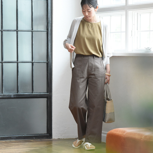 ナチュラル服を着回したい。コットンリネンでさらり快適、スタッフのイチ推し『ベイカーパンツ』[PR]