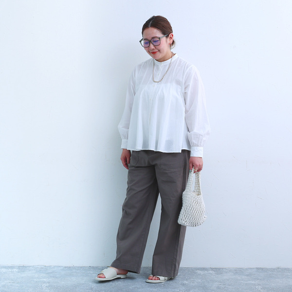 ナチュラル服を着回したい。コットンリネンでさらり快適、スタッフのイチ推し『ベイカーパンツ』[PR]