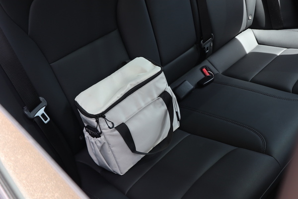 あつ〜い車内の心強い味方！「浮かせる車の冷蔵庫」スタッフたちはこんなシーンで使っています[PR]