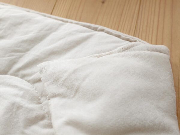 汗かき＆暑がり娘のために。リバーシブルで心地よさ2倍、綿100％のひんやり寝具[PR]