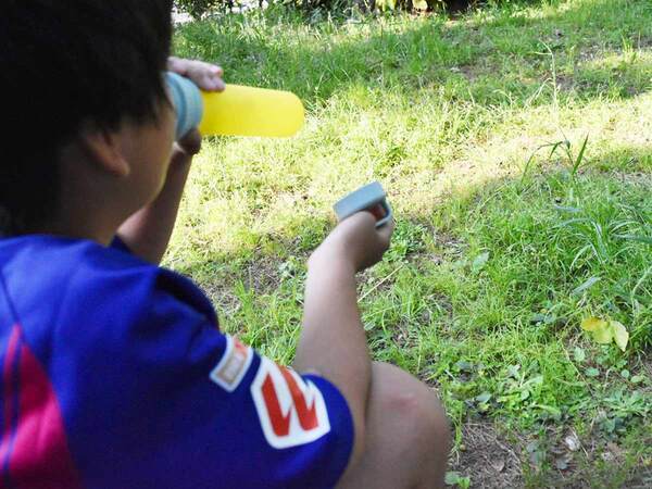 夏の子どものスポーツや応援に。熱中症対策＋水分補給が可能になった飲める「氷のうボトル」[PR]