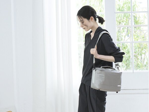 9時間経っても氷キープ！まるで持ち歩けるミニ冷蔵庫、実力派『強保冷クーラーバッグ』[PR]
