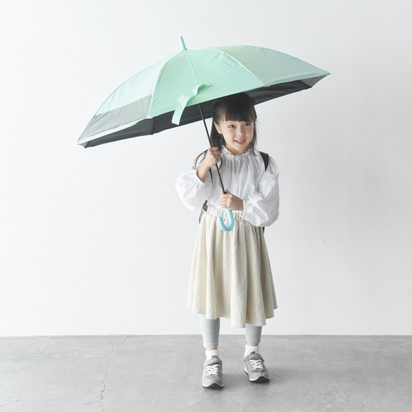 雨の日の登下校キッズを守る！伸びる・撥水・遮る、機能派レイングッズ5選[PR]