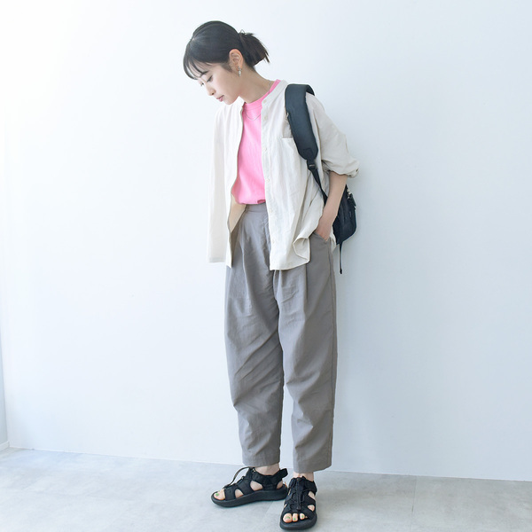 こっそりムレ対策できる、隠れメッシュパンツ。夏の新作をスタッフが着回し！[PR]