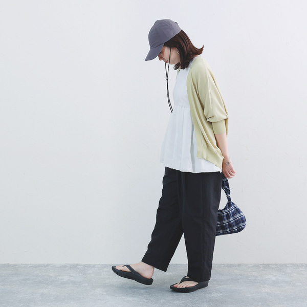 こっそりムレ対策できる、隠れメッシュパンツ。夏の新作をスタッフが着回し！[PR]