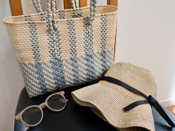 実用的でサステナブル。大人の夏コーデにプラスしたい「Moonbirdのメルカドバッグ」[PR]