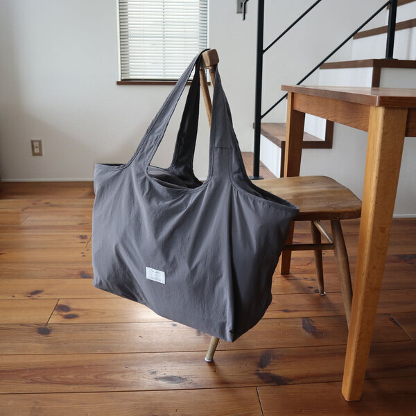 定番好きさんにもお勧めしたい！「ファスナー蓋の買い物カゴバッグ」[PR]