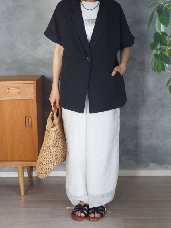 Tシャツ派のわたしが見つけた！夏でも"きちんと見え"する、半袖ジャケット[PR]