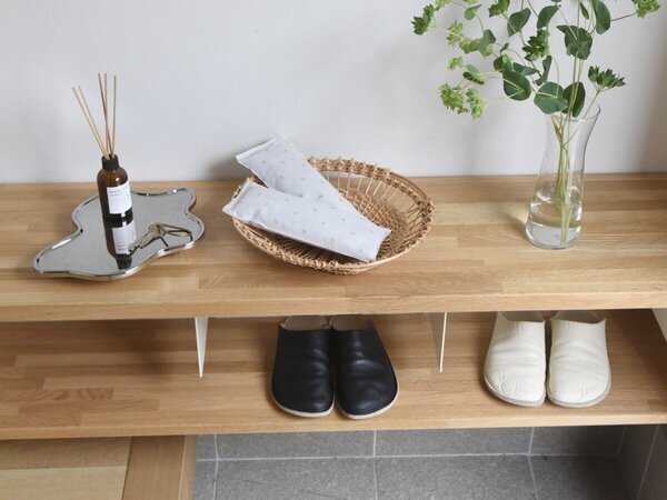 【スタッフが実践！】置くだけで湿気コントロールする『調湿炭』を靴とバッグで使ってみました[PR]