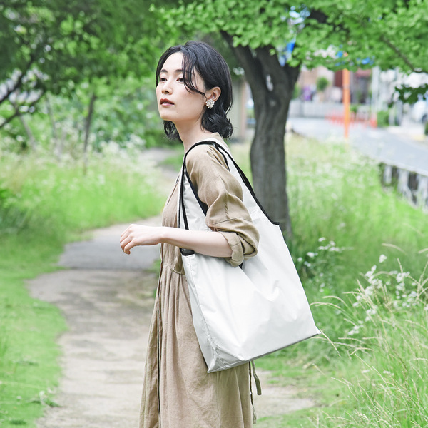 夏のおつかいピンチを救う！“熱を寄せつけない”ハイスペック「放射冷却エコバッグ」[PR]