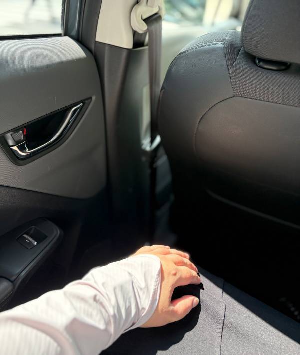 気づくと時計焼け。。。！意外とやけちゃう、車内の腕の日焼け対策に[PR]