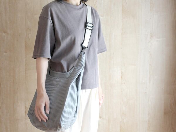 進化が止まらないボンモマンのエコバッグ。専用ショルダーストラップで、もっと便利に！[PR]