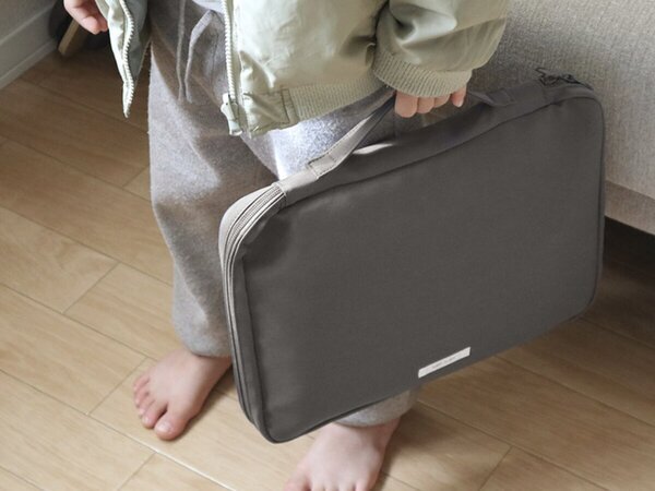 夏休みの帰省や旅行に！子どもを退屈させない秘密道具「お絵描きバッグ」【インスタグラマーさんのもの選び】[PR]