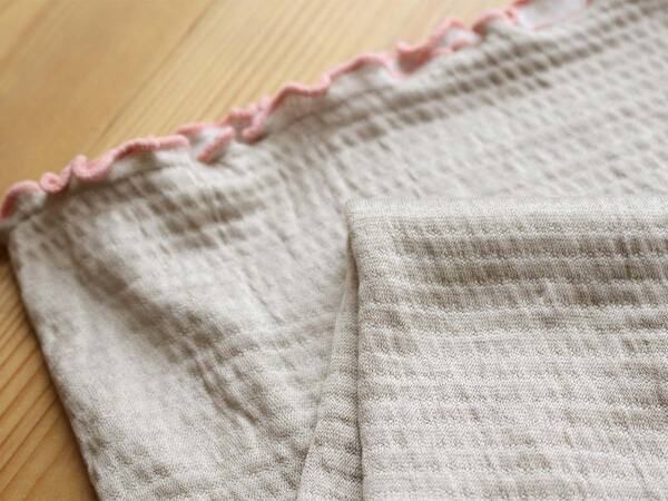 翌朝がこんなに違うとは。髪と肌の「寝るだけ美活」、シルク素材がうれしいまくらカバー[PR]