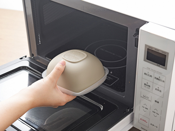 冷凍ごはんが炊きたてのふっくらご飯に！レンチン保存容器が暑い夏の食卓を助けます[PR]