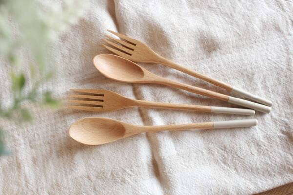 食卓にぬくもりと洗練を。毎日使いたくなる、北欧ライクな天然木のカトラリー[PR]