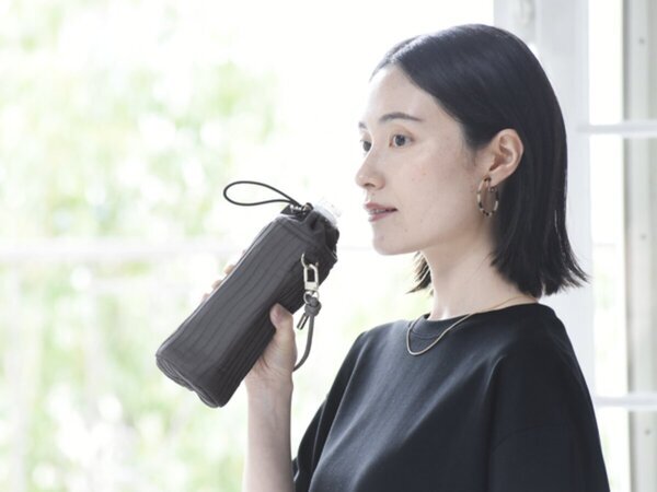 通勤にも堂々と持てる！水分補給の必需品、大人のきれいめペットボトルカバー【インスタグラマーさんのもの選び】[PR]