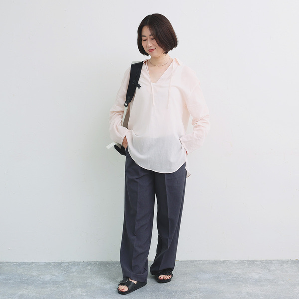 すっきり美ワイドで叶える、きちんと見え。スタッフいち推し、お仕事パンツを着回し[PR]