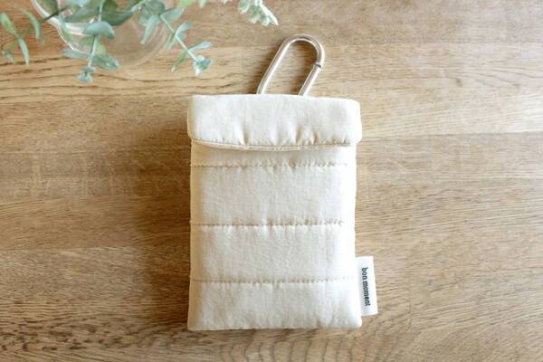 出先でのちょっとしたゴミを0秒回収！ポーチみたいな「わたし専用携帯ゴミ箱」[PR]