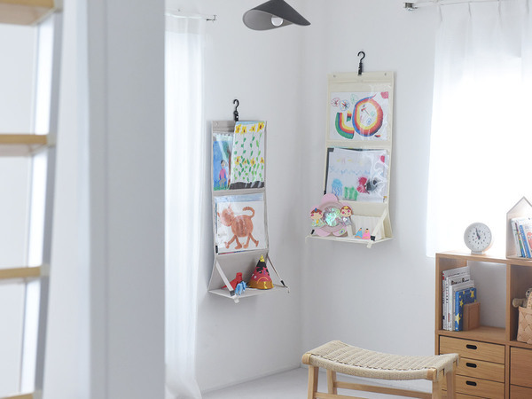 キッズの個展デビュー！作品を飾って収納できるウォールポケットに大サイズ誕生[PR]