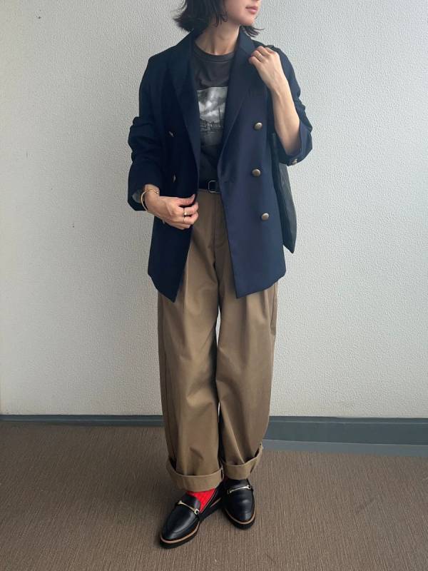 スニーカー派のわたしが見つけた！秋のきれいめ足元に、雨の日も履ける「スニーカーローファー」[PR]