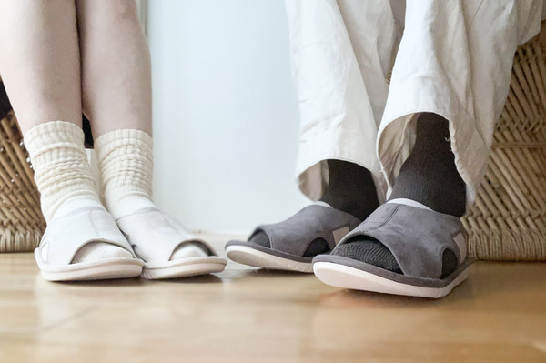 暮らしにフィットするスリッパ見つけた！fit it BASICの「足裏アーチを支える フィットするスリッパ」[PR]