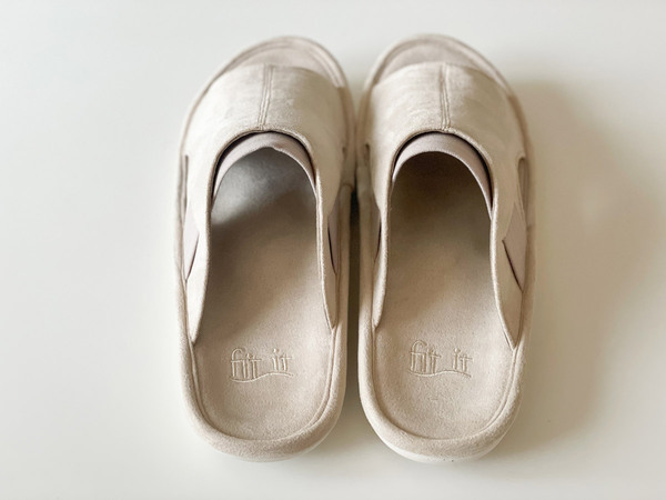 暮らしにフィットするスリッパ見つけた！fit it BASICの「足裏アーチを支える フィットするスリッパ」[PR]