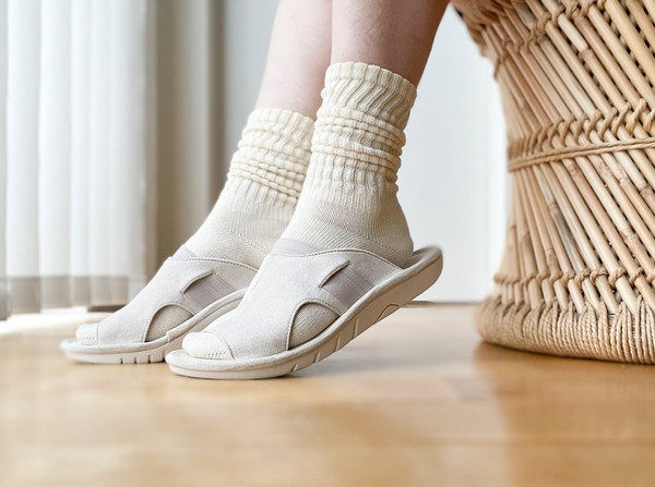 暮らしにフィットするスリッパ見つけた！fit it BASICの「足裏アーチを支える フィットするスリッパ」[PR]