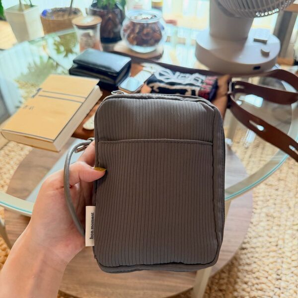 大きめサイズも登場の手帳型ポーチ。旅行中の「探しもの時間」をぐーんと減らすIGさん流活用術！[PR]