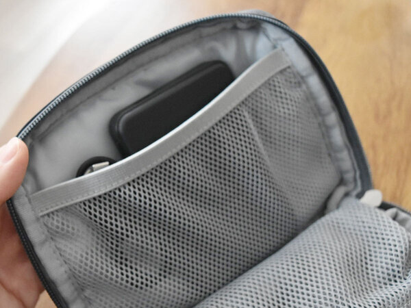旅行だけじゃもったいない！小物がまとまる「手帳型ポーチ」[PR]