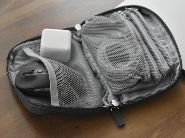 旅行だけじゃもったいない！小物がまとまる「手帳型ポーチ」[PR]