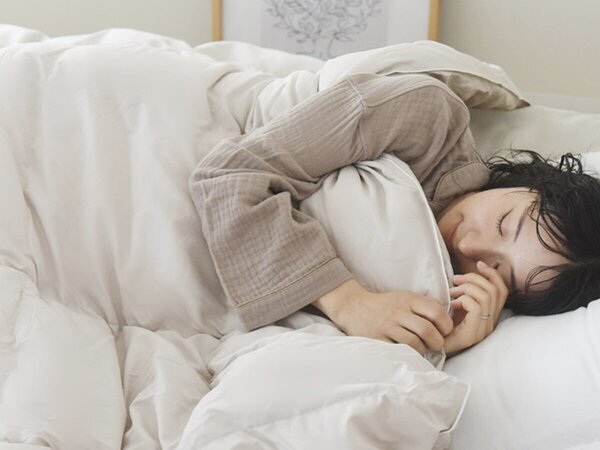 寒がりさんにはコレです。アンジェの最強あったか布団2選！「羽毛をサンド」or「厚みで勝負」どっちを選ぶ？[PR]