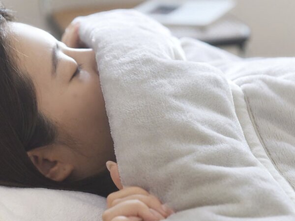 寒がりさんにはコレです。アンジェの最強あったか布団2選！「羽毛をサンド」or「厚みで勝負」どっちを選ぶ？[PR]