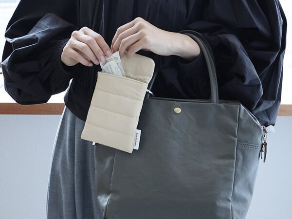 携帯ゴミ箱だけじゃない！子連れでお出かけに持っててよかった、ポーチ見えゴミ箱活用術【インスタグラマーさんのもの選び】[PR]