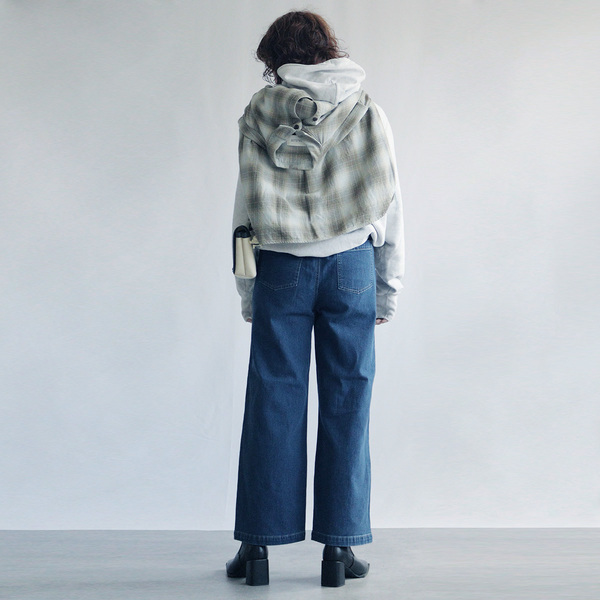 寒くなったら何着よう？「あったか裏パウダー起毛パンツ」からはじめるスタッフの冬支度[PR]