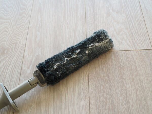 使った後のお手入れまでラク！【激落ちくん】×プラスマイナスゼロの伸縮ハンディモップを使ってみた[PR]