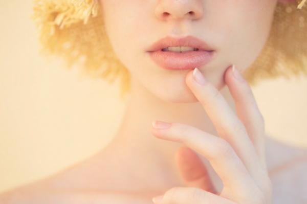 どうしても唇が荒れるっ！リップクリームで治らない荒れはどうすれば？