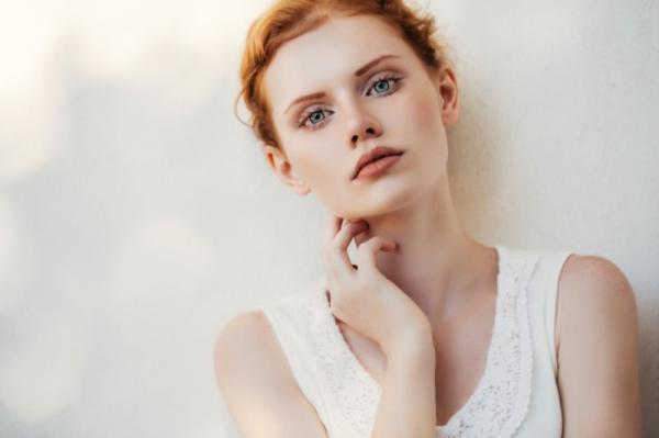 【くすんで黄色い…】肌は30代で老ける!! 今すぐ明るい透明肌になるには？