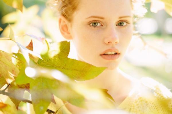 【くすんで黄色い…】肌は30代で老ける!! 今すぐ明るい透明肌になるには？