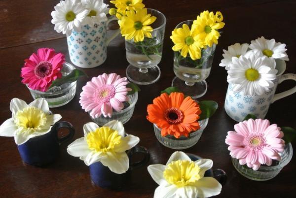 【ほんのひと工夫】フランス人から学ぶ。キッチンウエアを使ったフラワーアレンジ術