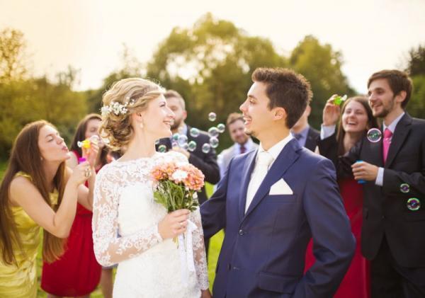 社内恋愛を成功させる秘訣とは？【成功したカップルのリアルな声】