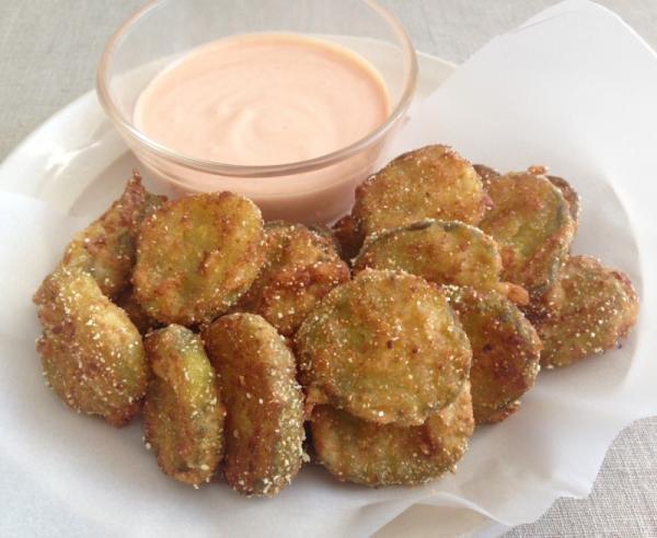 【揚げるだけ】アメリカの定番スナック「フライドピクルス」がやばうま！