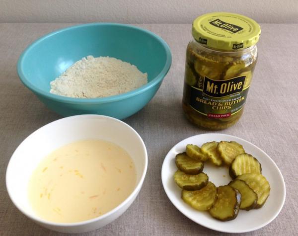 【揚げるだけ】アメリカの定番スナック「フライドピクルス」がやばうま！