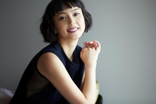 年齢から解放された！女優・小山田サユリが手に入れた「自分であること」の心地よさ