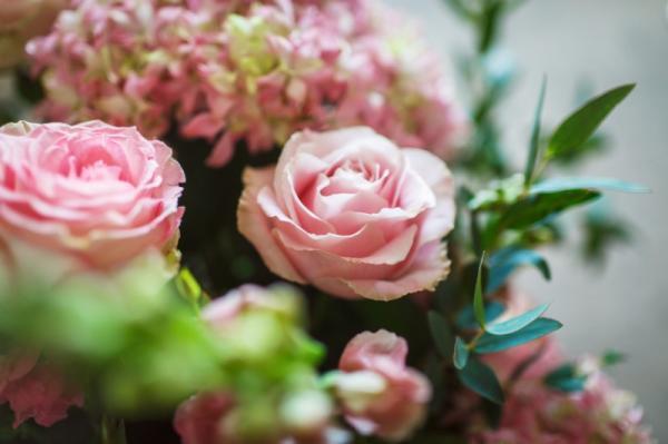 【モテる秘訣】10人以上の男性から告白されたことのある女性たちの共通点とは？