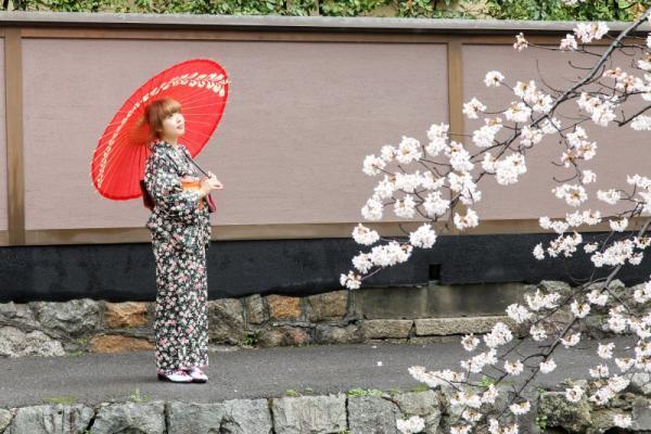 お花見で願いを叶える！女性がしあわせになれる恋愛・結婚・出産の女神さまって？